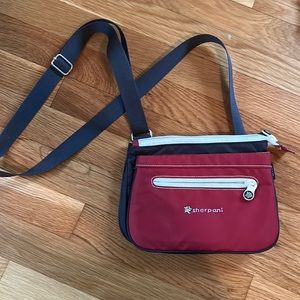Sherpani crossbody purse